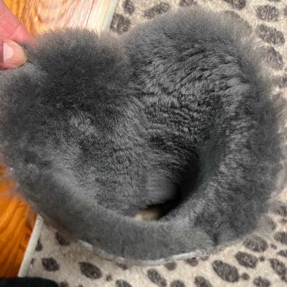 Tall Three Button Wrap Bailey UGG Boots 🩶 - Picture 8 of 13